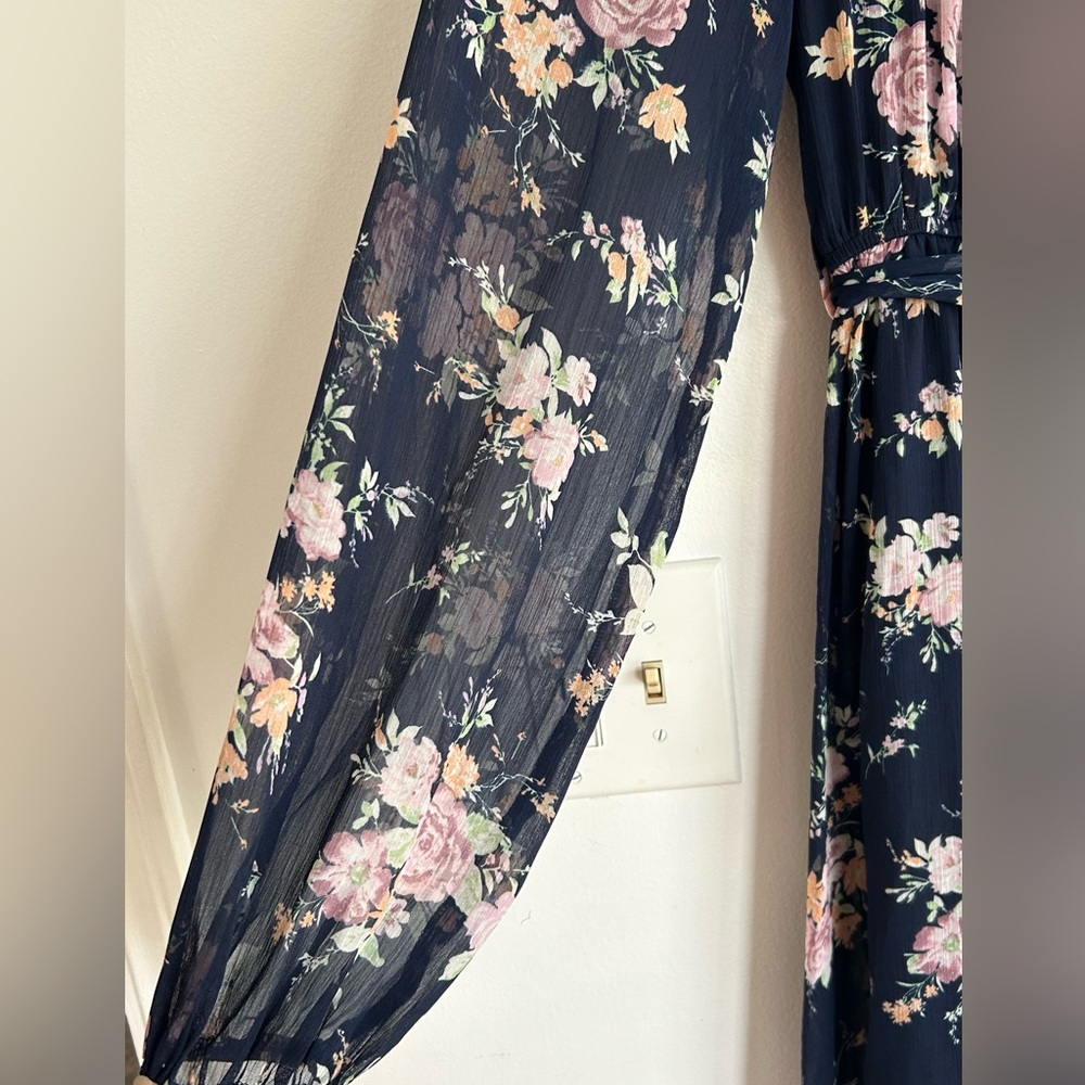 NWT Moon River Blue Floral Long Sleeve Maxi Dress - Picture 4 of 8